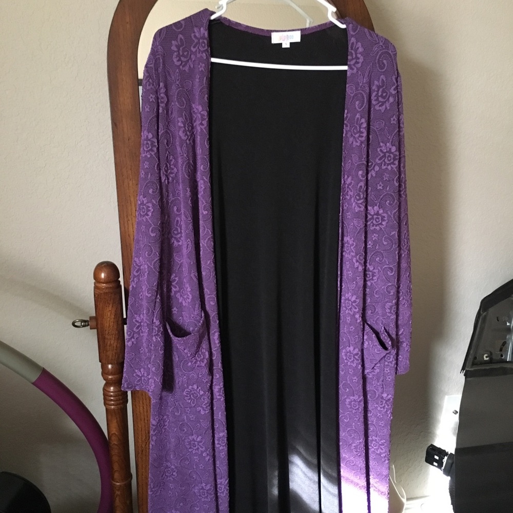 Small Lularoe Sarah BNWT Black lined